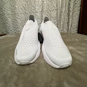 New Balance 1080 white unlaced